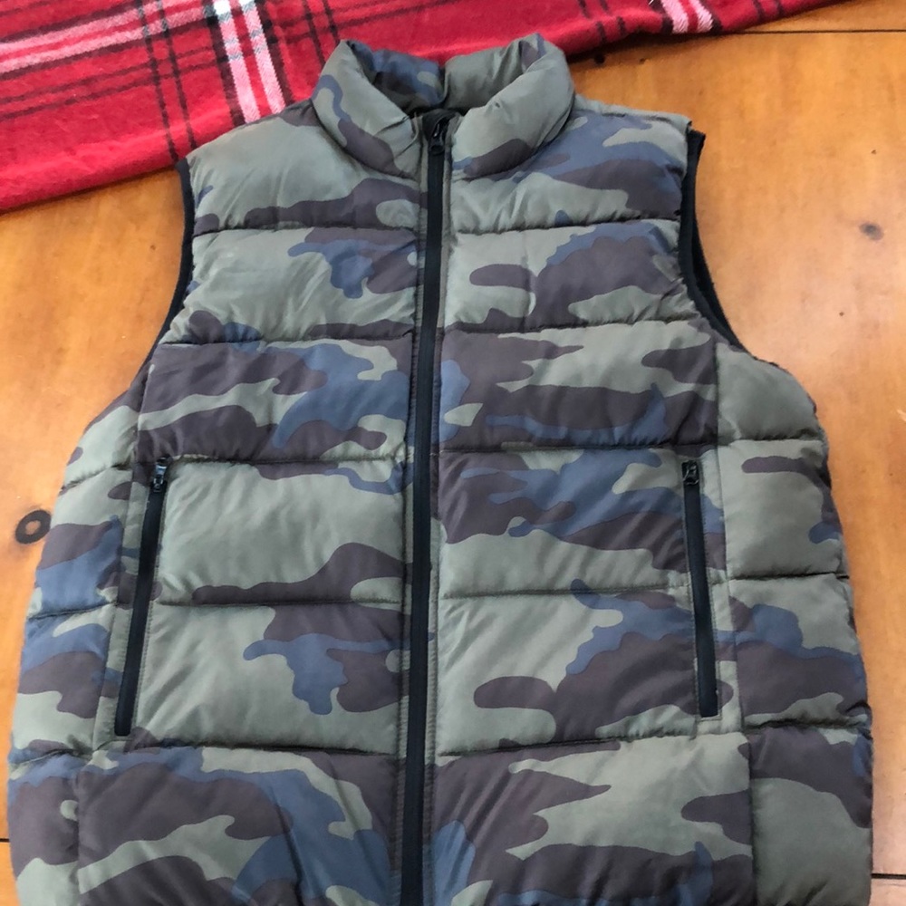 GAP Kids camo vest